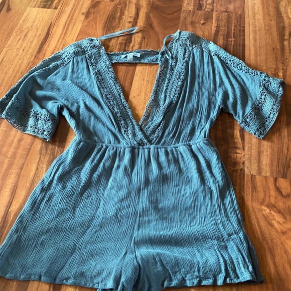 Romper - Picture 1 of 4